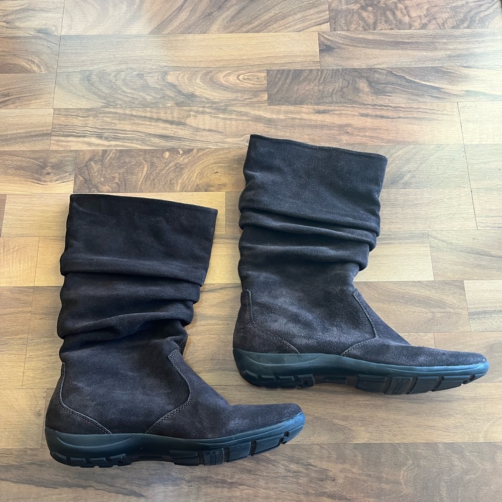 Dark Brown Suede Slouch Boots. Brand: Naturalizer. Womens size 11.